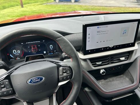 Used 2025 Ford Explorer ST-Line AWD/4WD image 26