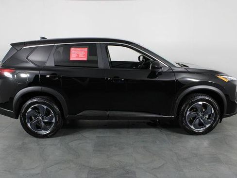 Certified 2025 Nissan Rogue SV AWD/4WD image 15