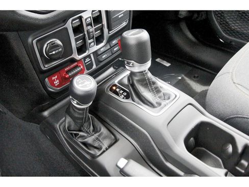 New 2025 Jeep Gladiator Willys image 16