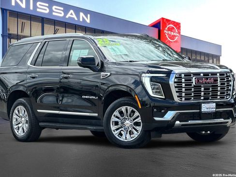 Used 2025 GMC Yukon Denali AWD/4WD image 2