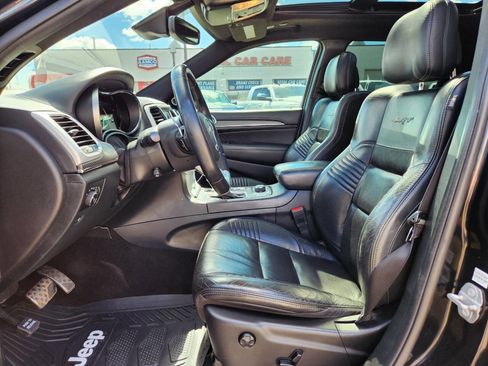 Used 2018 Jeep Grand Cherokee SRT AWD/4WD image 12