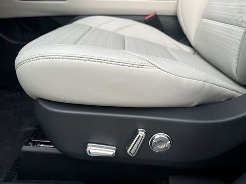 New 2026 Lincoln Nautilus Reserve image 12