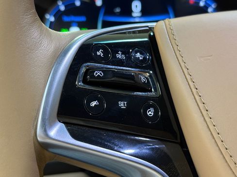 Used 2018 Cadillac Escalade Platinum image 17