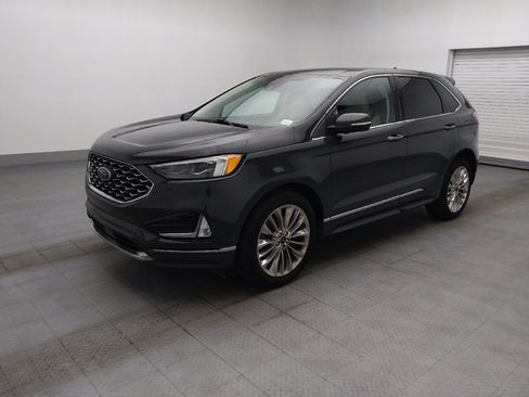 Used 2021 Ford Edge Titanium w/ Equipment Group 301A FWD image 2