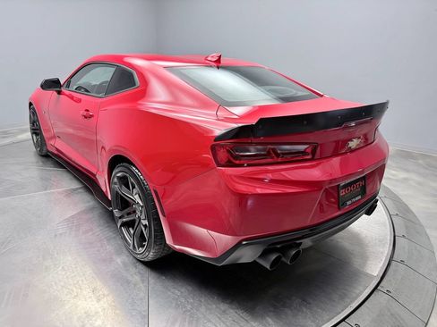 Used 2018 Chevrolet Camaro SS RWD image 7