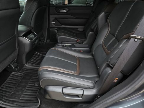 Used 2025 Nissan Armada SL w/ Captain's Chari Seat Package RWD image 19