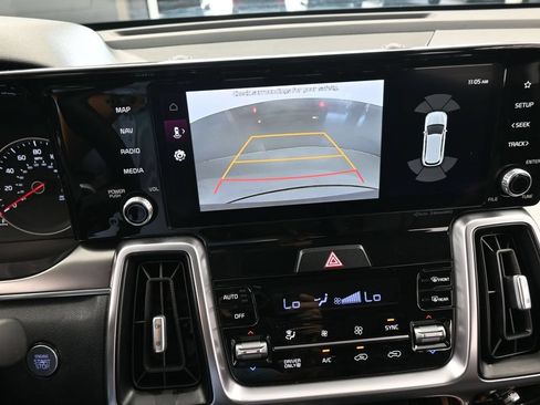 Used 2023 Kia Sorento EX w/ Panoramic Sunroof Package FWD image 22