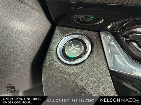 Used 2025 Buick Envista Sport Touring w/ Convenience II Package FWD image 30