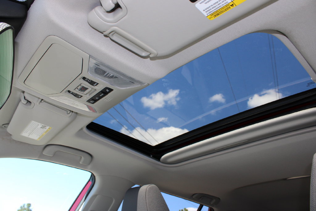 Used 2020 Toyota RAV4 XLE w/ Convenience Package FWD image 16