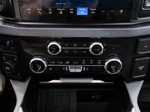 Used 2023 Ford F350 Limited w/ FX4 Off-Road Package AWD/4WD image 17