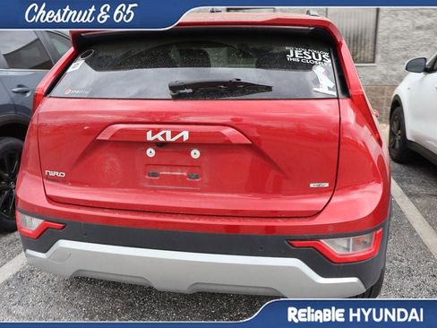 Used 2023 Kia Niro EX image 22