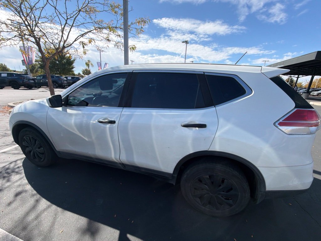 Used 2016 Nissan Rogue S FWD image 3