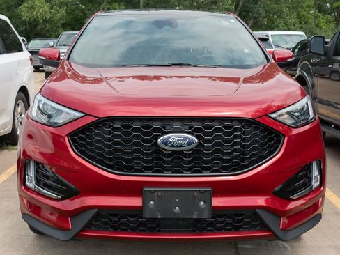 Used 2020 Ford Edge ST-Line w/ Cold Weather Package AWD/4WD image 3