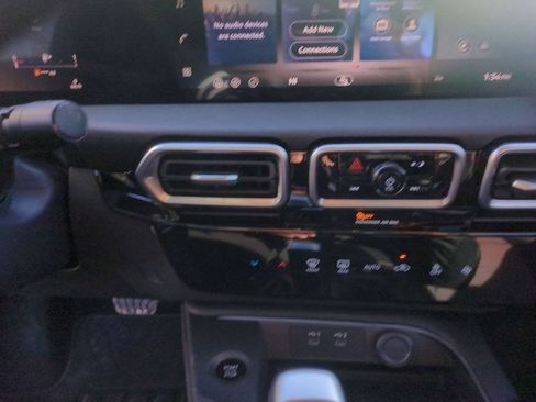 New 2026 Nissan Sentra SR w/ Floor Mat Package FWD image 43