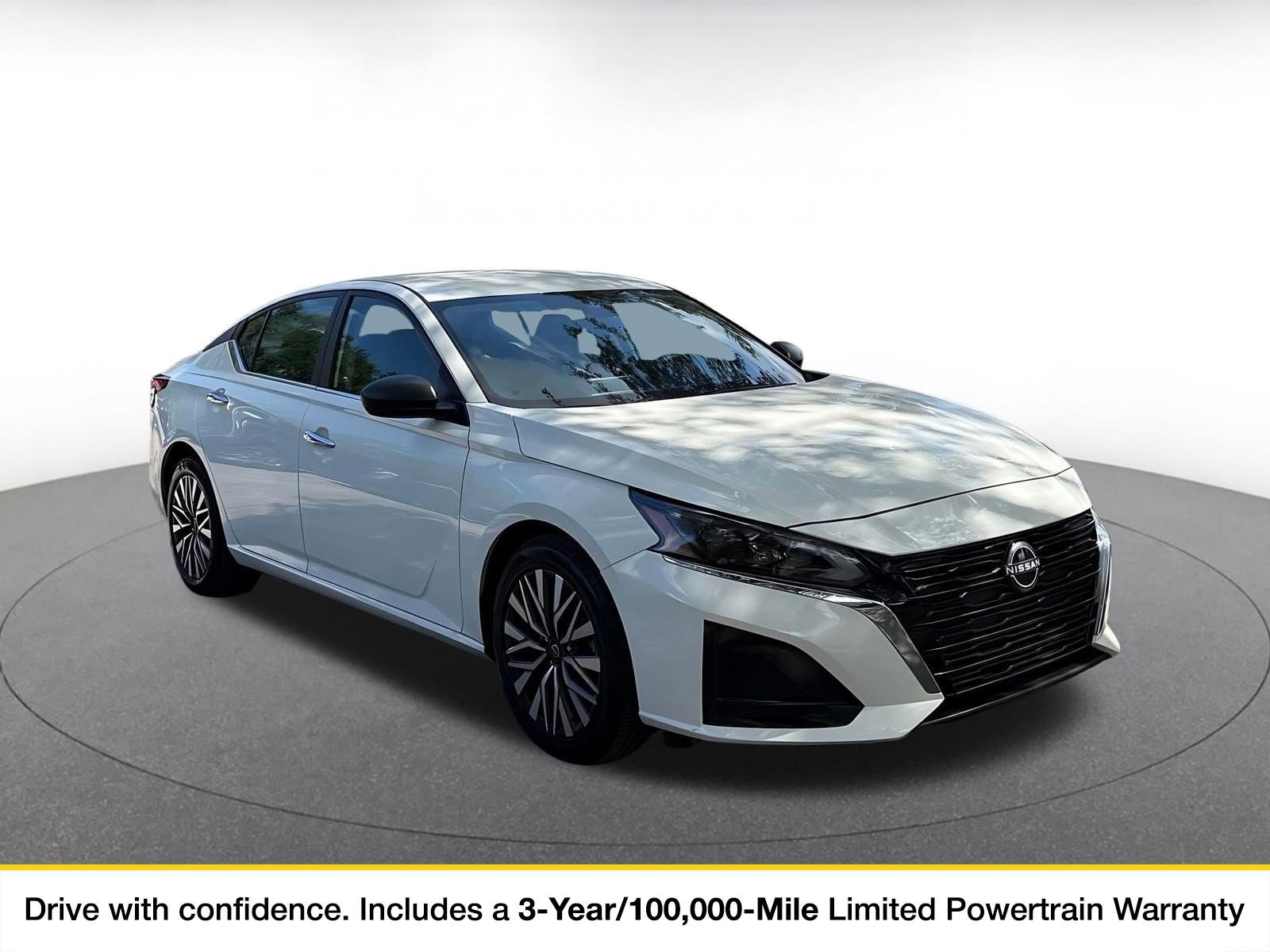 Used 2025 Nissan Altima 2.5 SV FWD image 1