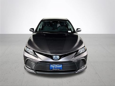Used 2022 Toyota Camry LE FWD image 3
