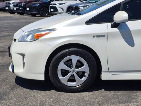 Used 2014 Toyota Prius Two w/ Preferred Accessory Package FWD image 21