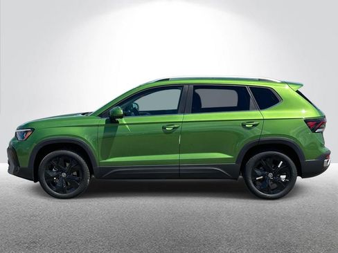 New 2026 Volkswagen Taos SE FWD image 2