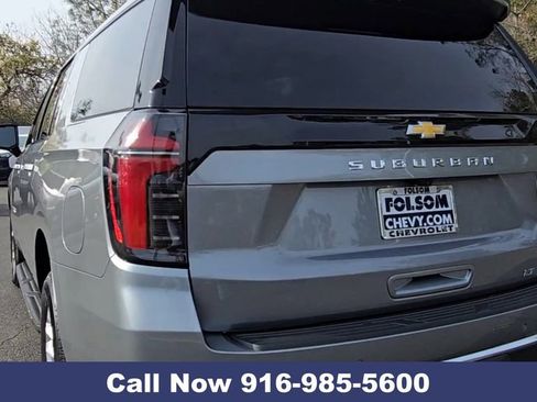 New 2026 Chevrolet Suburban LT image 9