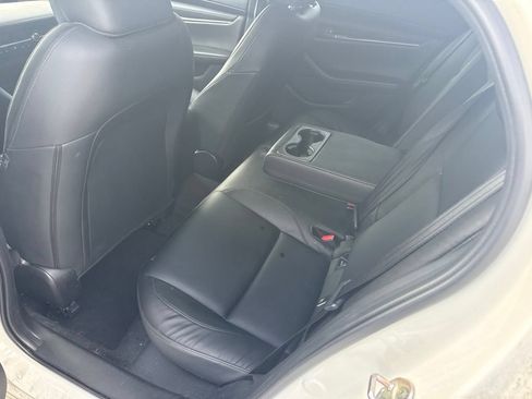 Used 2020 MAZDA MAZDA3 Hatchback w/ Preferred Package FWD image 12