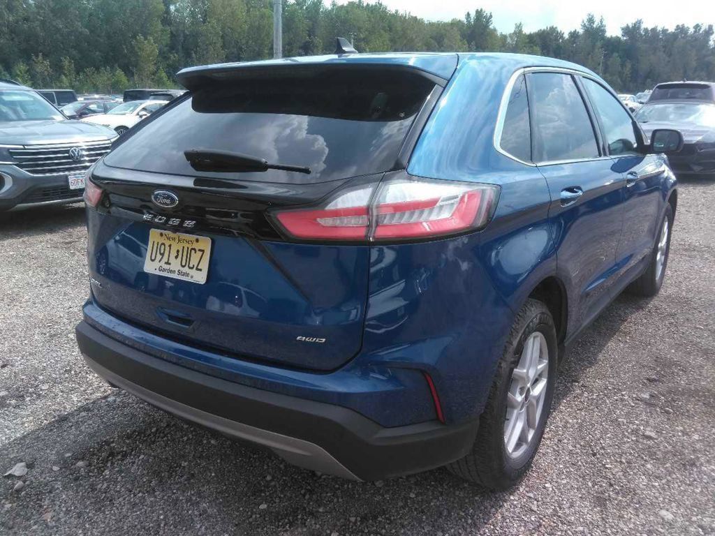 Used 2024 Ford Edge SEL AWD/4WD image 7