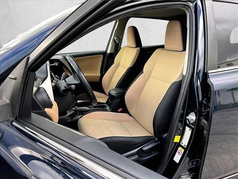 Used 2018 Toyota RAV4 XLE image 27