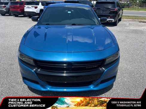Used 2020 Dodge Charger SXT w/ Blacktop Package RWD image 2