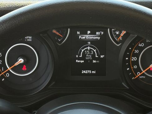 Used 2025 Jeep Gladiator Sport AWD/4WD image 16