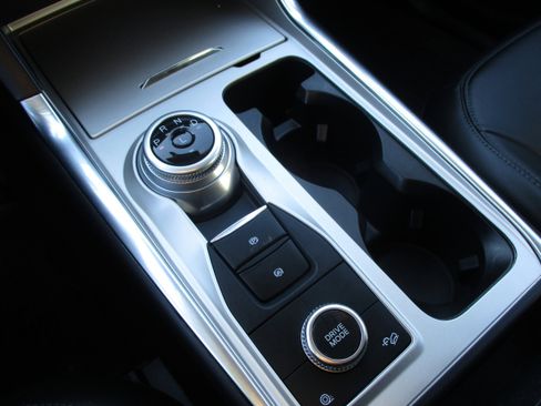 Used 2023 Ford Explorer XLT w/ Equipment Group 202A image 32