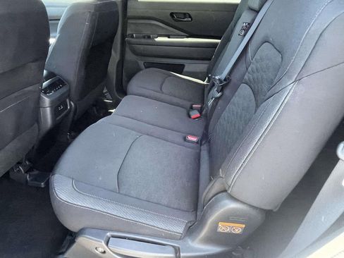 Used 2024 Nissan Pathfinder SV FWD image 10