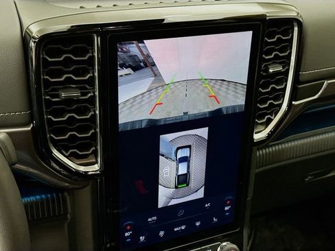 Used 2024 Ford Ranger Lariat w/ Trailer Tow Package image 14