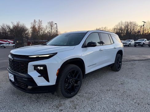 New 2026 Chevrolet Traverse RS image 2