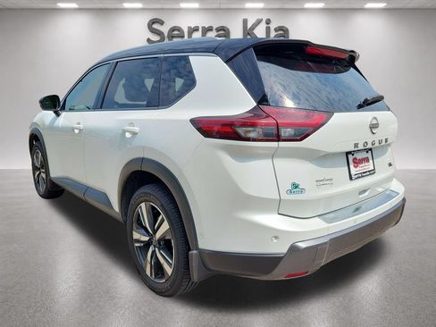 Used 2024 Nissan Rogue SL w/ SL Premium Package FWD image 3