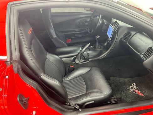 Used 2002 Chevrolet Corvette Z06 w/ Memory Pkg image 20