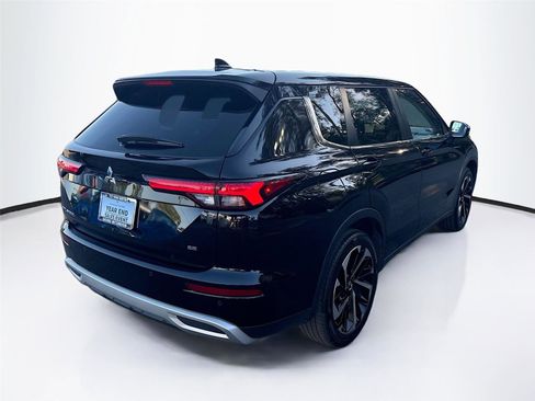 Used 2024 Mitsubishi Outlander SE image 7