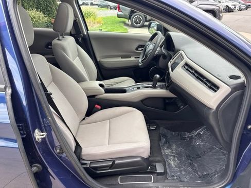 Used 2017 Honda HR-V EX image 30