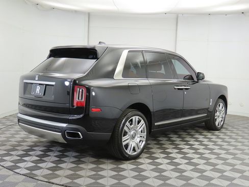 Certified 2023 Rolls-Royce Cullinan w/ Cullinan Package image 5