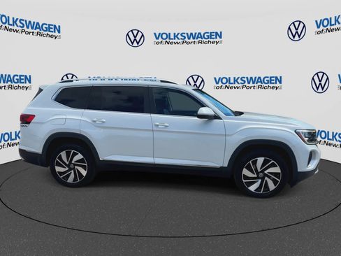 Used 2024 Volkswagen Atlas SEL AWD/4WD image 9