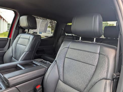 Used 2025 Toyota Tundra Limited AWD/4WD image 20