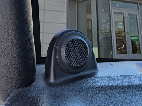 Used 2012 Jeep Wrangler Sahara image 32