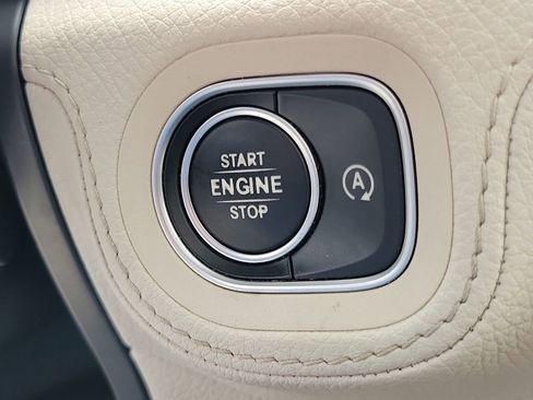 Used 2020 Mercedes-Benz GLS 450 GLS 450 w/ Convenience Package image 37