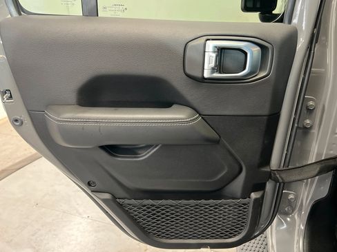 Used 2023 Jeep Wrangler Sahara w/ Cold Weather Group image 18