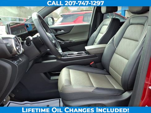 Used 2025 Chevrolet Equinox LT w/ Convenience Package II image 12