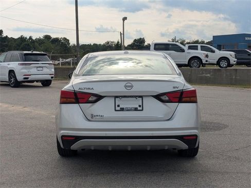 Used 2024 Nissan Altima 2.5 SV image 4