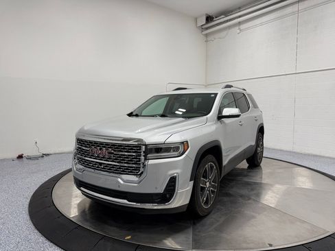 Used 2020 GMC Acadia SLT w/ LPO, Cargo Package AWD/4WD image 3