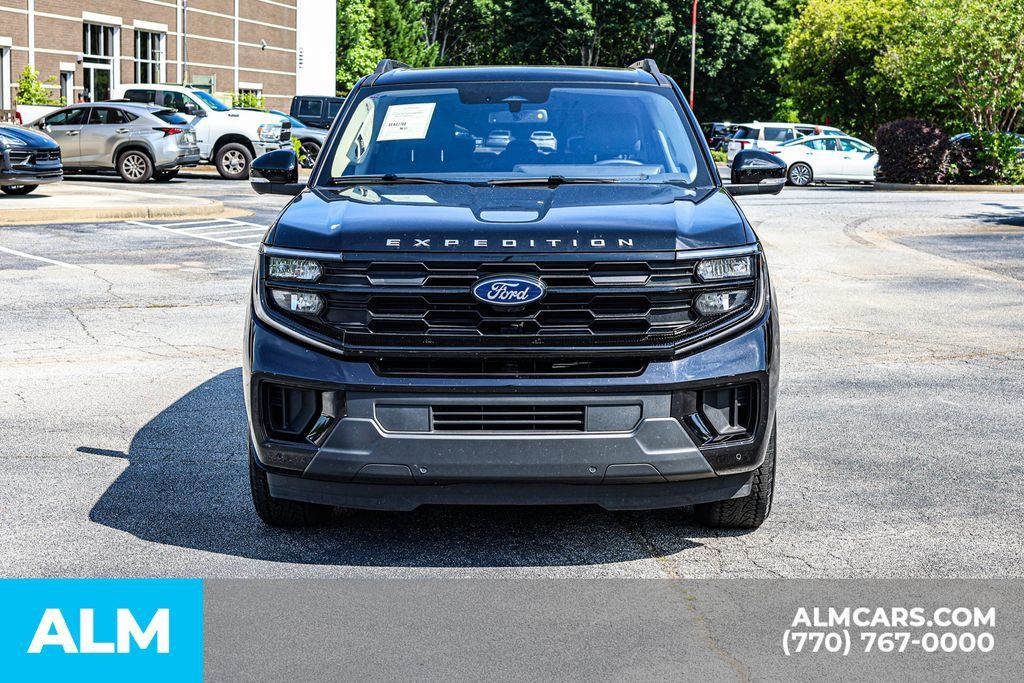 Used 2025 Ford Expedition Active AWD/4WD image 10