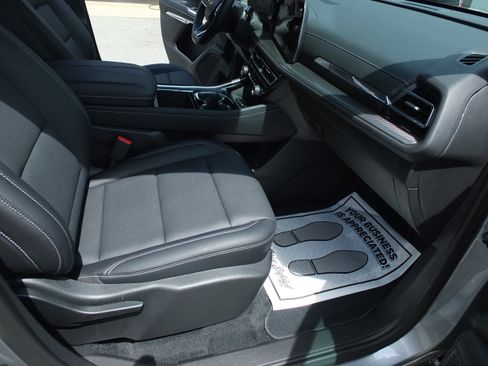 Used 2026 Chevrolet Traverse LT FWD image 14