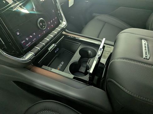 New 2026 GMC Yukon XL Denali w/ Denali Reserve Package image 25