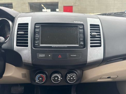 Used 2007 Mitsubishi Outlander ES FWD image 17