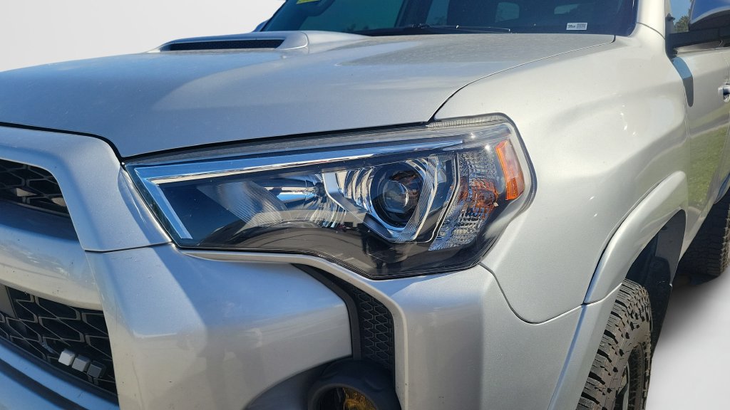 Used 2023 Toyota 4Runner TRD Off-Road Premium w/ Moonroof Package AWD/4WD image 8